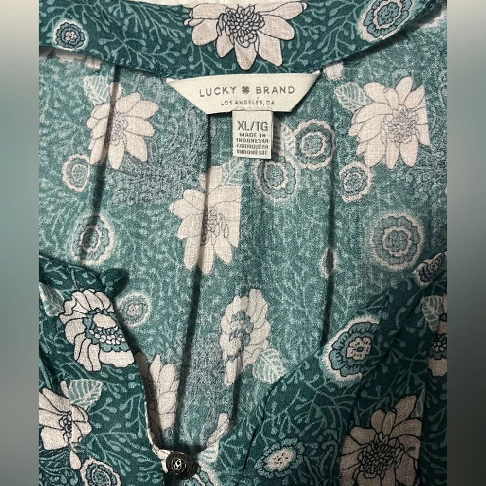 Lucky Brand Green Floral Peasant Top with Delicate Round Buttons - Picture 2 of 7